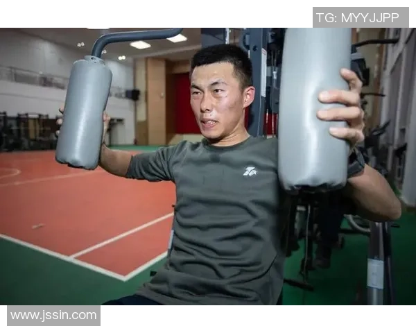 冬季足球明星男款装备推荐助你在寒冷天气中尽情挥洒激情与活力